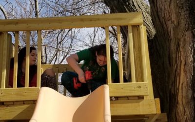 Behind the Curtain : Building A Treehouse